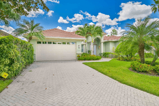 Single-storey home in Fort Myers, Florida